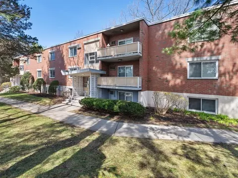35 Jacqueline Rd #C, Waltham, MA 02452
