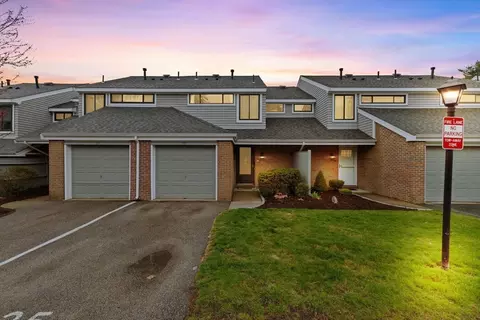 25 Orangewood Dr #25, Stoughton, MA 02072