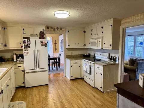 Kitchen - 156 Ashbrook St, Springfield, MA 01118 photo 3 of 5