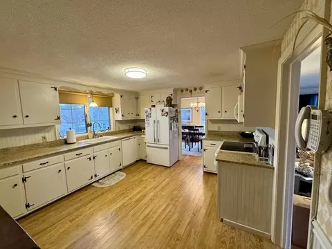 Kitchen - 156 Ashbrook St, Springfield, MA 01118 photo 1 of 5