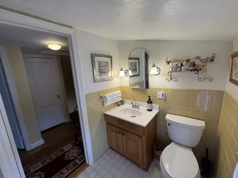 Bath - 156 Ashbrook St, Springfield, MA 01118 photo 3 of 3