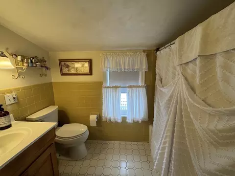 Bath - 156 Ashbrook St, Springfield, MA 01118 photo 2 of 3