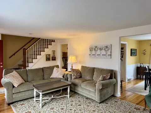 Living - 156 Ashbrook St, Springfield, MA 01118 photo 1 of 4