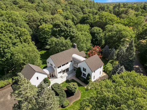 130 Meyer Rd, Hamilton, MA 01982