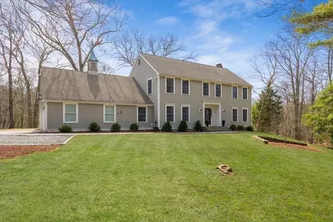 131 Lazell St, Hingham, MA 02043
