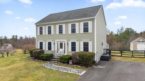 95 Victoria Ln, Fitchburg, MA 01420