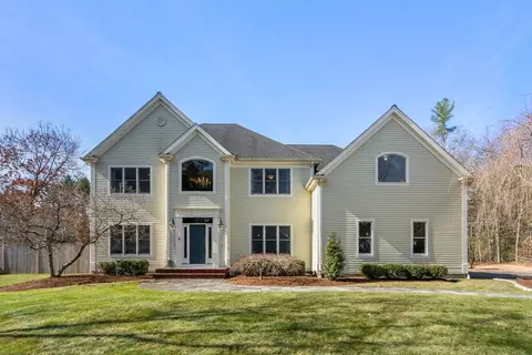 4 Forest Ln, Norton, MA 02766