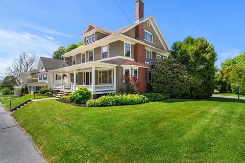 30 Mansur St, Lowell, MA 01852