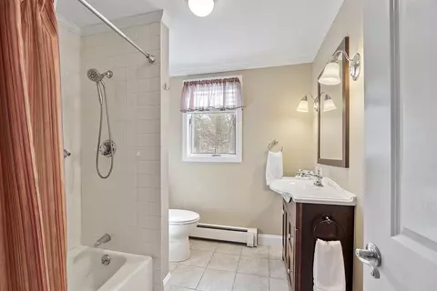Bath - 2 Bumpy Ln, Methuen, MA 01844 photo 1 of 3