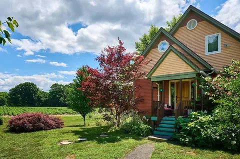 148 East St, Hadley, MA 01035