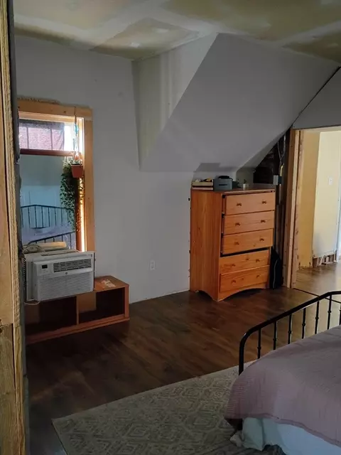 32 Birch St, Lowell, MA 01852 photo 2