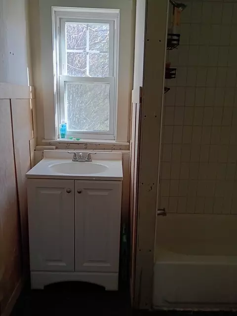 32 Birch St, Lowell, MA 01852 photo 5