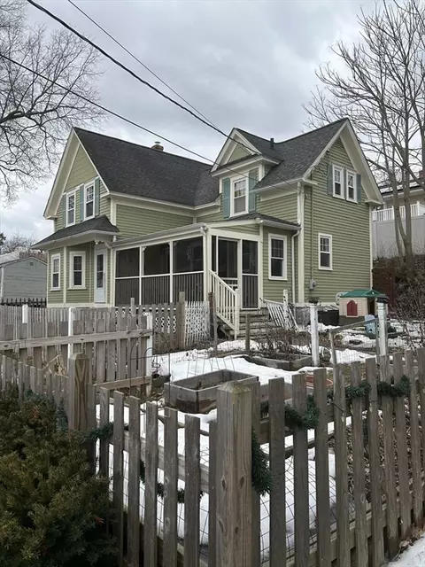 32 Birch St, Lowell, MA 01852