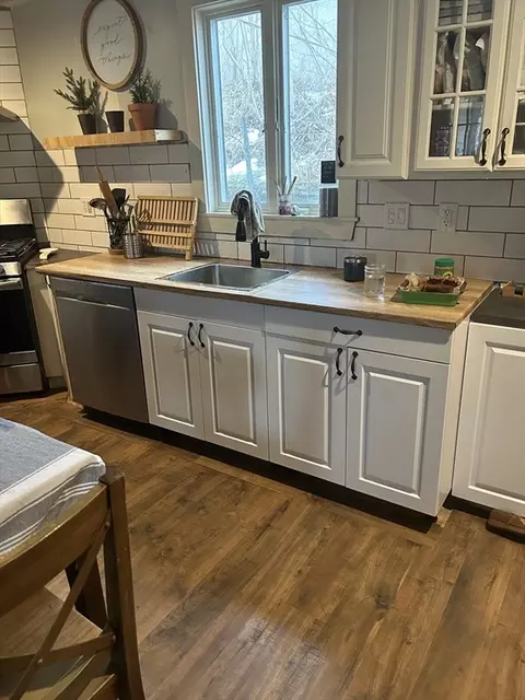 32 Birch St, Lowell, MA 01852 photo 13
