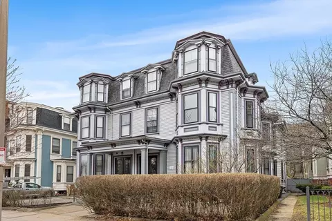 398 Broadway #2A, Somerville, MA 02145