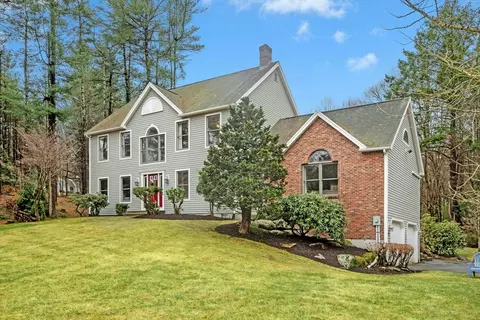 97 Willow Brook Rd, Holden, MA 01520