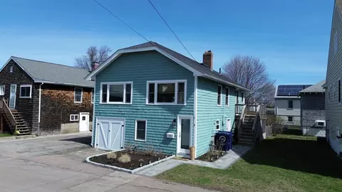 4 Stafford Rd, Hull, MA 02045