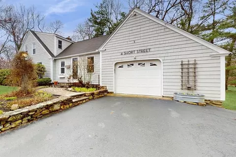 4 Short St, Holden, MA 01520