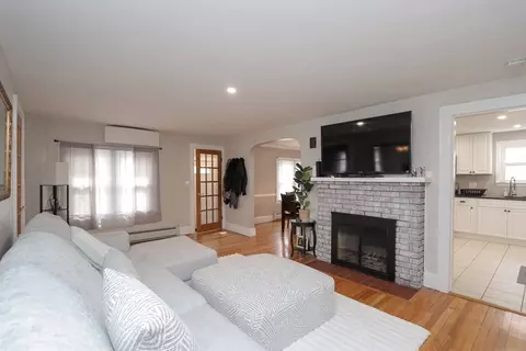 31 Thornton St, Springfield, MA 01104 photo 15