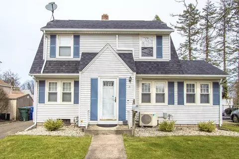 31 Thornton St, Springfield, MA 01104