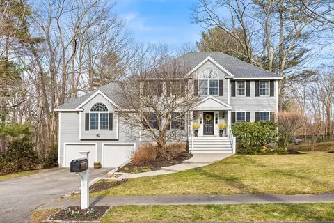3 Belmont Ln, North Reading, MA 01864