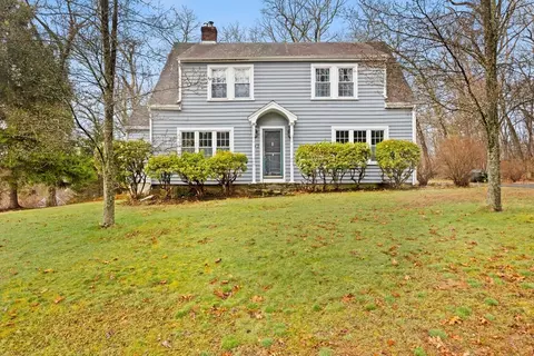 97 Chestnut Hill Rd, Millville, MA 01529