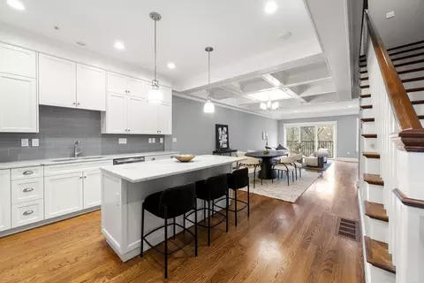194 Pleasant St #194, Watertown, MA 02472