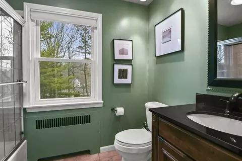 Bath - 62 Commodore Rd, Worcester, MA 01602 photo 2 of 2
