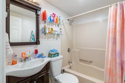Bath - 11 Gibbs St #H113, Worcester, MA 01607 photo 1 of 2