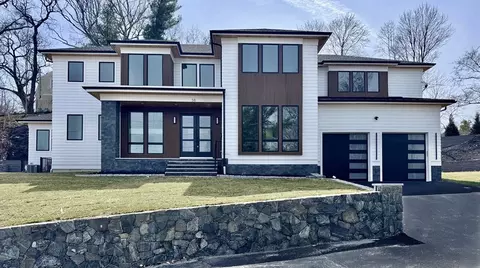 58 Woodbine Cir, Needham, MA 02494