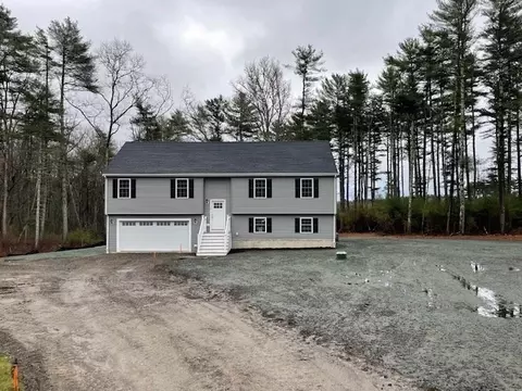 2 Peyton Ln, Wareham, MA 02576