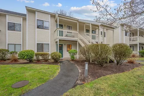 184 Eaton Ln #184, Brewster, MA 02631