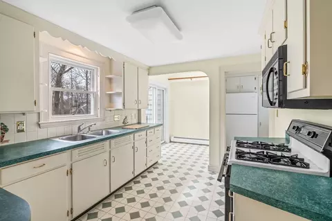 5 Prospect St, Danvers, MA 01923 photo 12