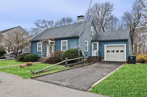 5 Prospect St, Danvers, MA 01923 photo 2