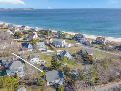 15 Bradford Rd, Plymouth, MA 02360