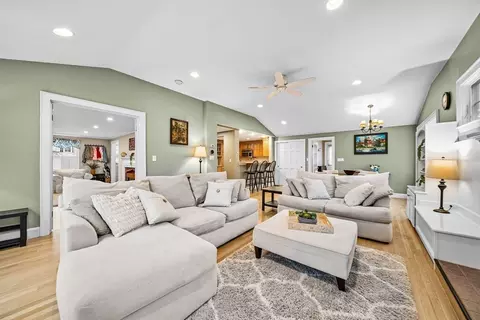21 Concord St, Needham, MA 02494 photo 9