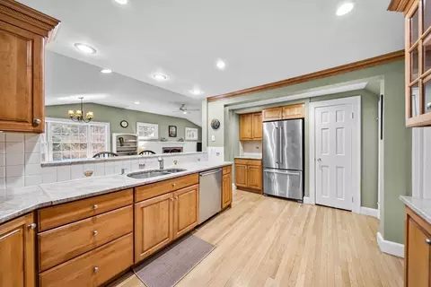 21 Concord St, Needham, MA 02494 photo 4