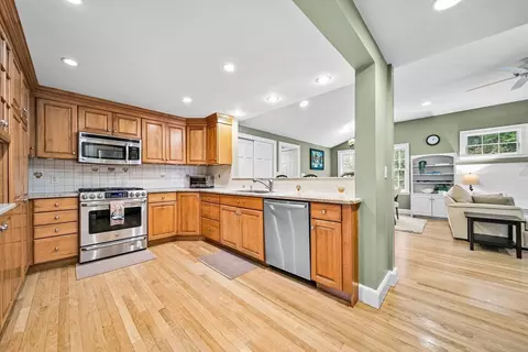 21 Concord St, Needham, MA 02494 photo 3