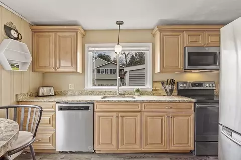 492 Mill St, Worcester, MA 01602 photo 5