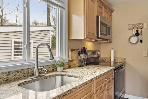 492 Mill St, Worcester, MA 01602 photo 7