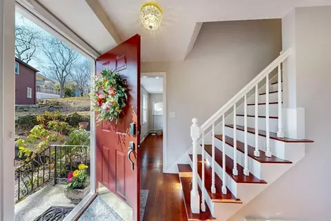 1 Hodge Rd, Arlington, MA 02474 photo 3