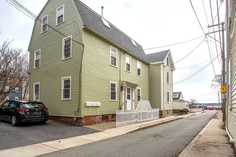 9 Kosciusko St #1, Salem, MA 01970