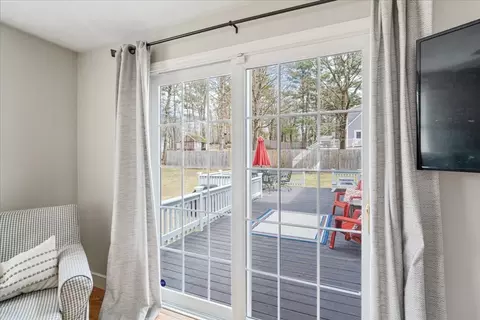 Exterior - 33 Schofield Dr, Franklin, MA 02038 photo 6 of 12