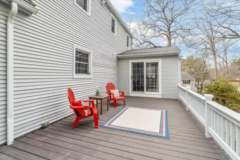 Exterior - 33 Schofield Dr, Franklin, MA 02038 photo 9 of 12