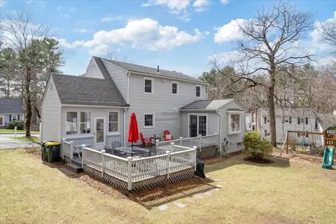 Exterior - 33 Schofield Dr, Franklin, MA 02038 photo 5 of 12