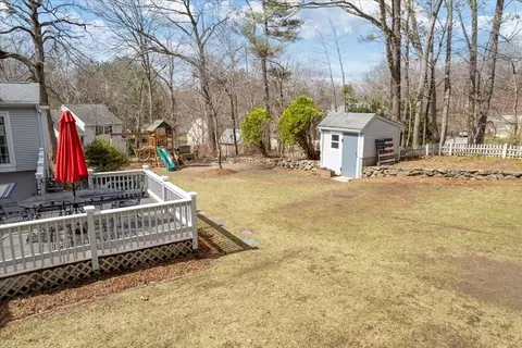 Exterior - 33 Schofield Dr, Franklin, MA 02038 photo 10 of 12