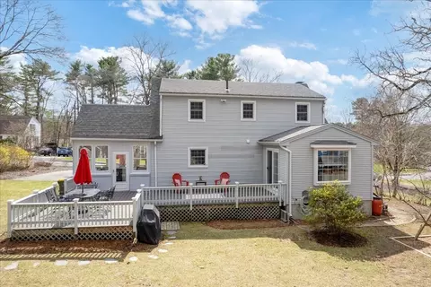 Exterior - 33 Schofield Dr, Franklin, MA 02038 photo 4 of 12