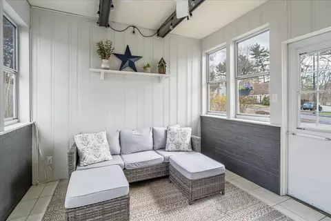 Exterior - 33 Schofield Dr, Franklin, MA 02038 photo 7 of 12