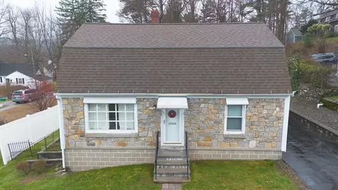 5 Potomska St, Worcester, MA 01602