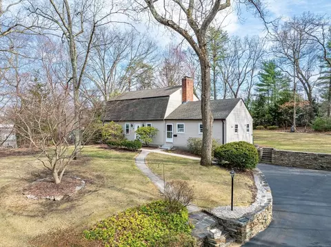 97 Salem Rd, Longmeadow, MA 01106